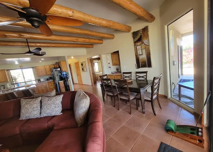 Southwest Hospitality Sleeps 12 *