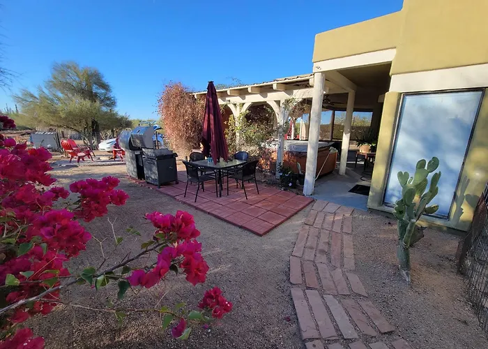Southwest Hospitality Sleeps 12 Holiday home *